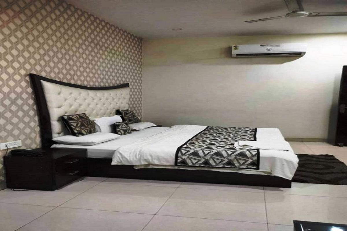 Hotel Mandakini Lush Kanpur Extérieur photo