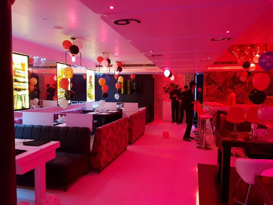Hotel Mandakini Lush Kanpur Extérieur photo